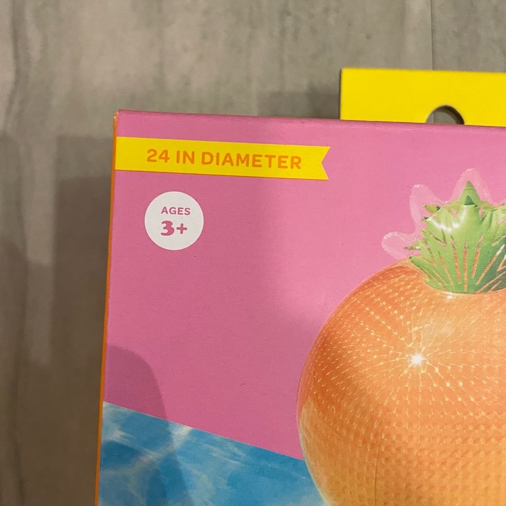 Orange Pineapple inflatable motion-activated LED Beach Ball New - Picture 3 of 4
